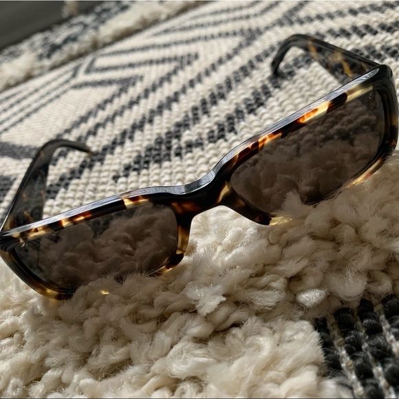 Authentic Gucci sunglasses - Picture 2 of 10